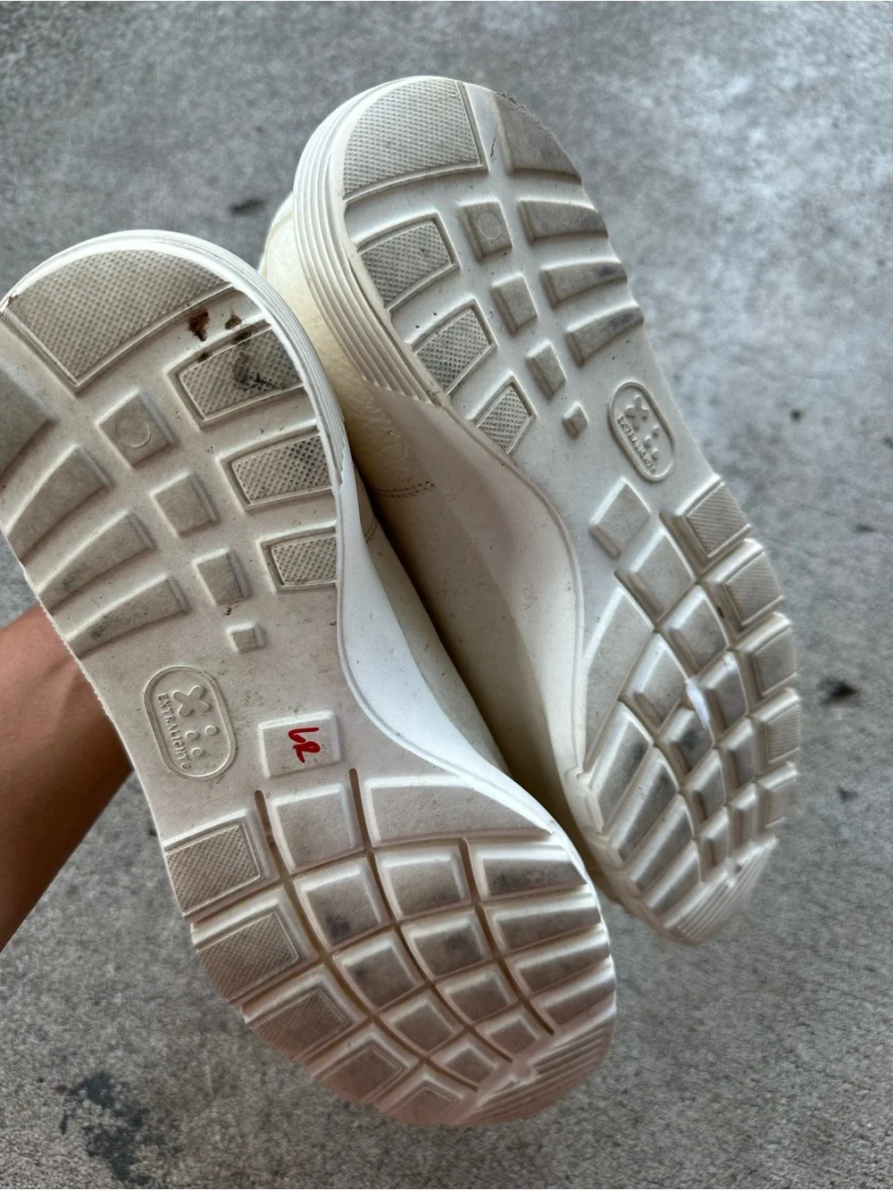 Unmarked Archie Runner White Leather Lace Up Sneakers